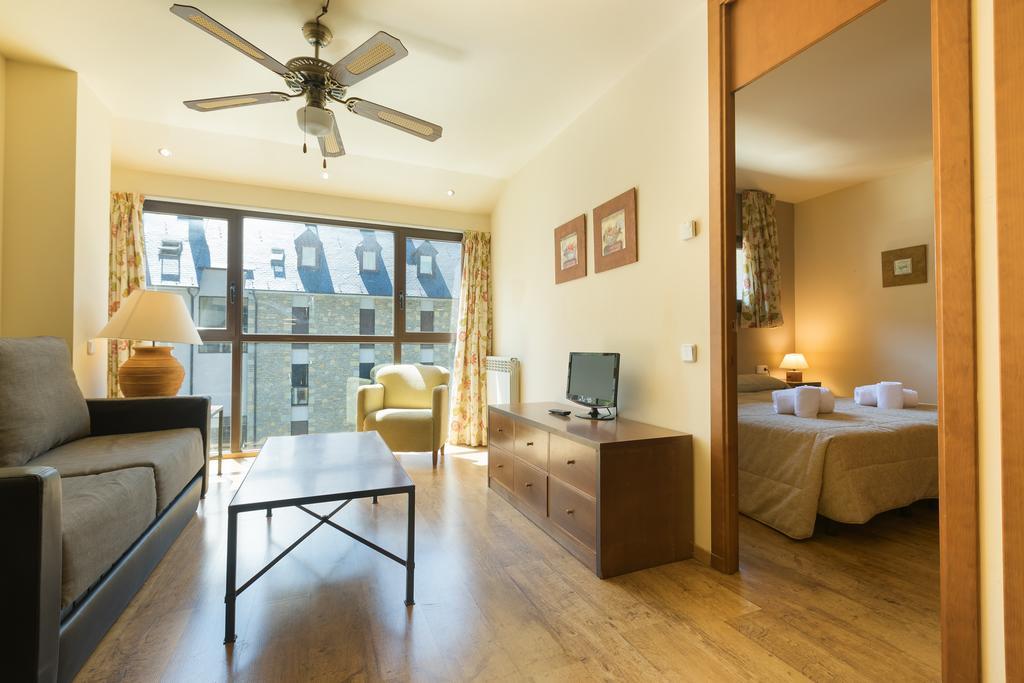 Suite Apartment,445807782:JPEG